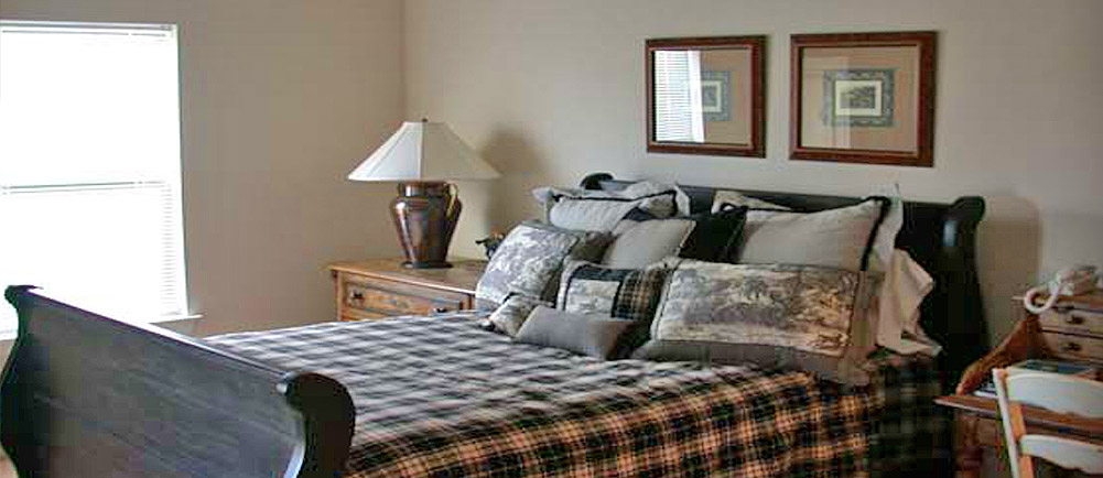 Briarwood - Apartment living with neighborhood charm, Lawrence, KS